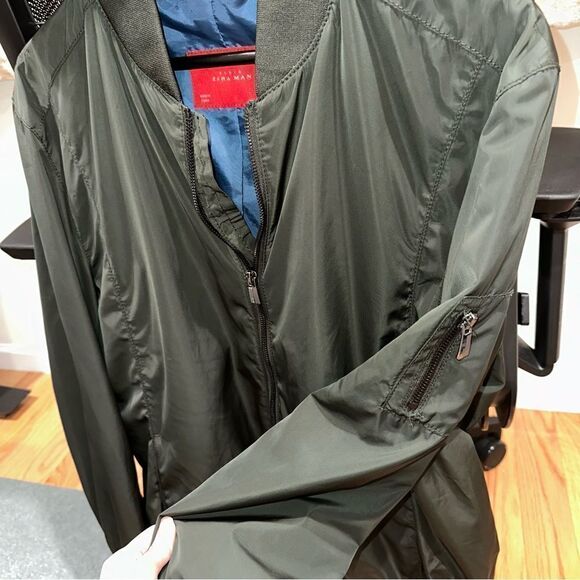 EUC Zara Men’s Basic Olive green bomber jacket. Size XL (fits like L) - Picture 2 of 8